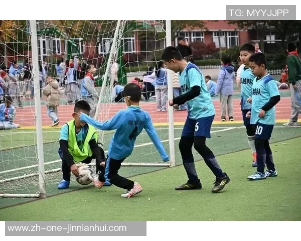 足球梦想在脚下绽放让我们一起追逐绿茵场上的激情与荣耀